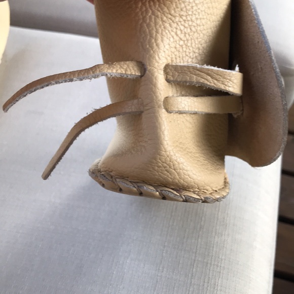 Handcrafted Leather Navajo Style One Button Moccasins Size 10 - Picture 10 of 13